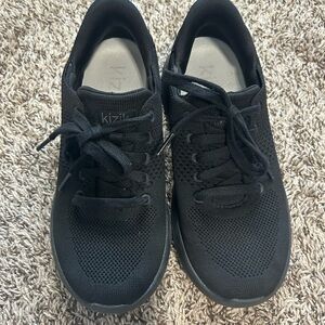 KIZIK LIMA Men’s 6.5  WOMAN SZ 8 IN BLACK OUTSOLE  UNISEX